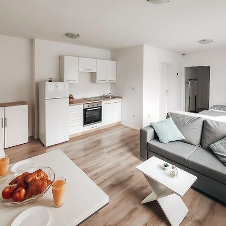 Studio Apartment Sanya #2 Ljubljana Buitenkant foto