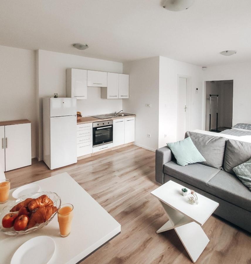 Studio Apartment Sanya #2 Ljubljana Buitenkant foto