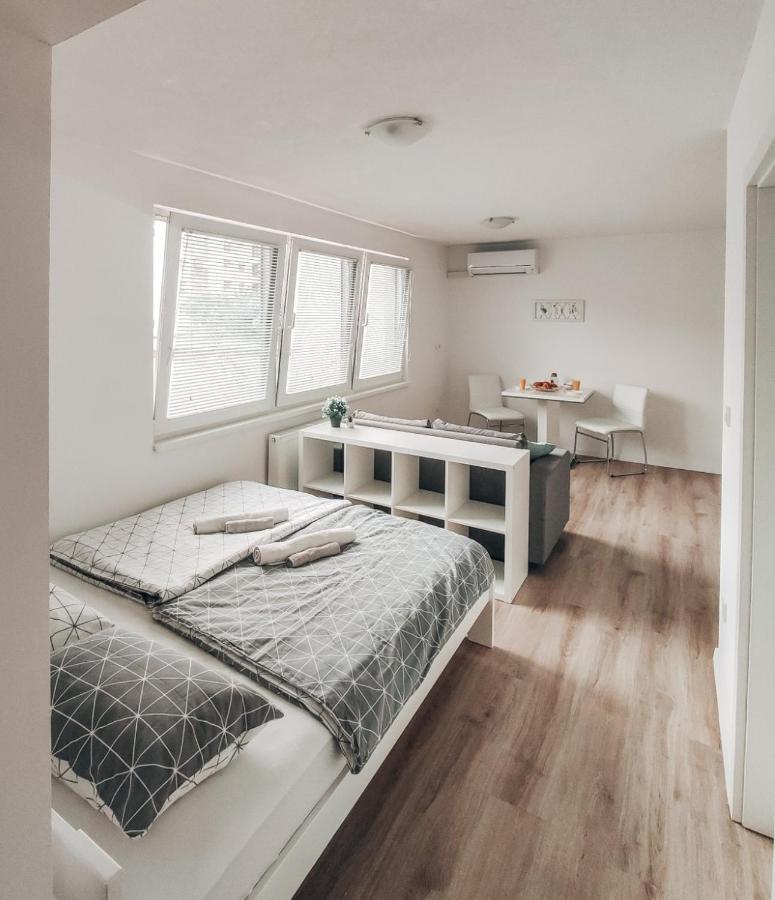 Studio Apartment Sanya #2 Ljubljana Buitenkant foto