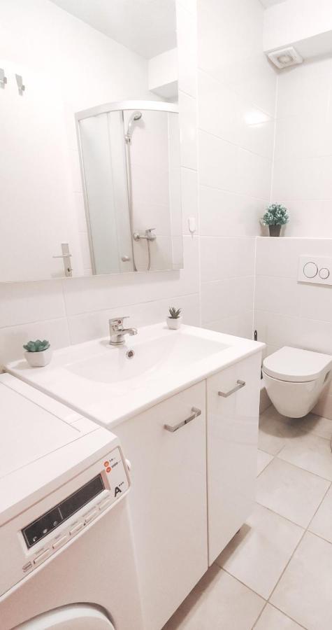 Studio Apartment Sanya #2 Ljubljana Buitenkant foto